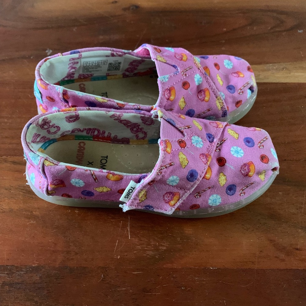 Toms x Candy Land Slip on Girl’s Shoes size 9 - Picture 2 of 8